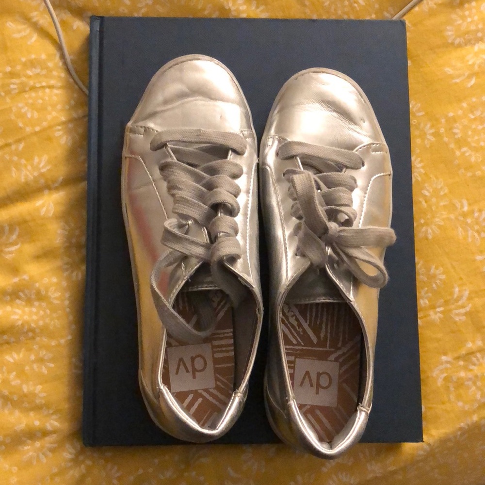Dolce vita flats size 8 used but still great!